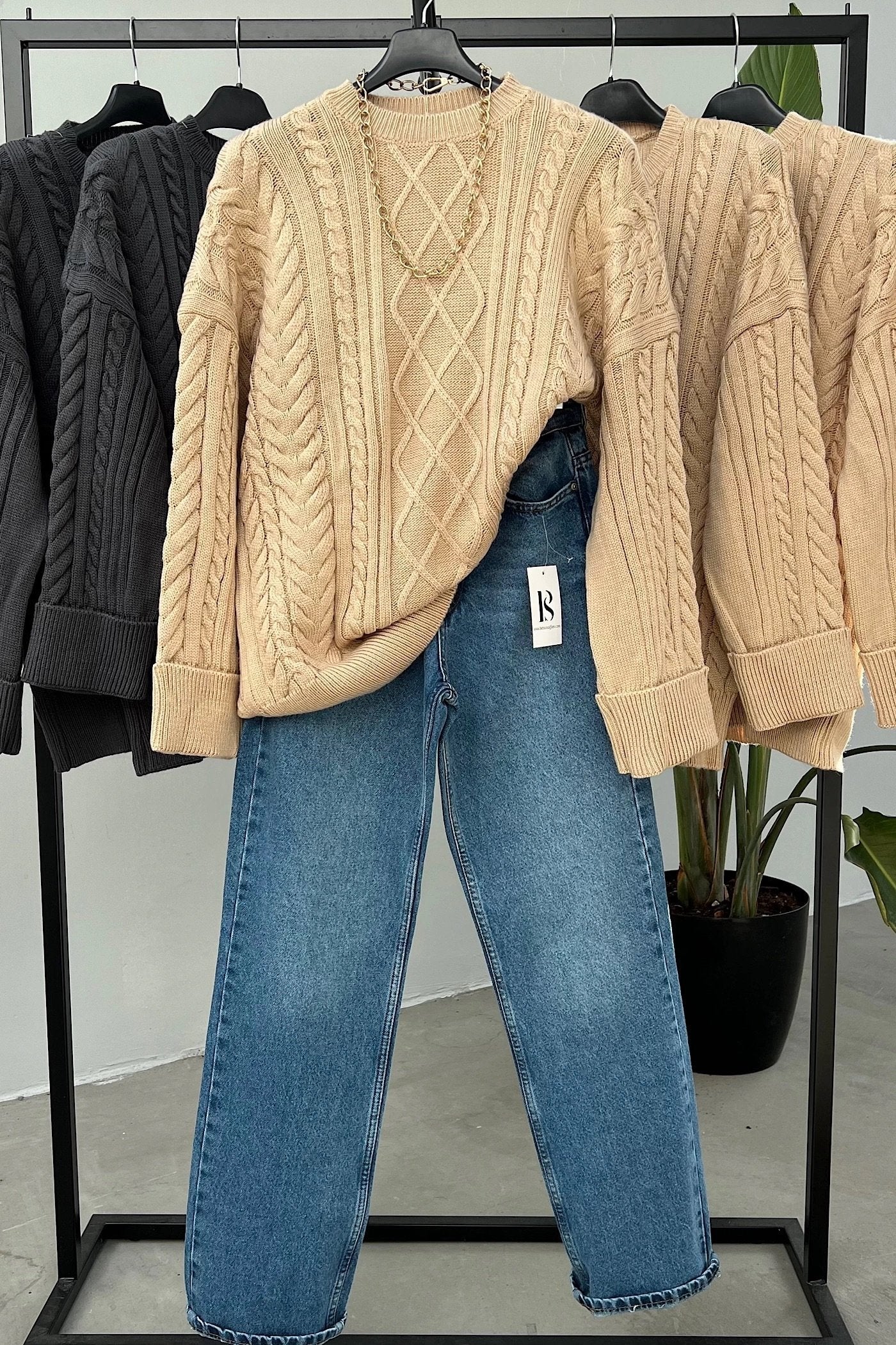 Solid Color Knitted Pattern Sweater